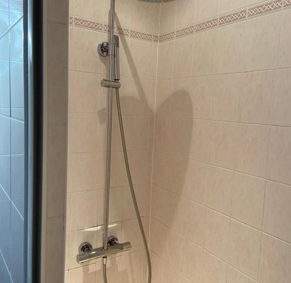 مبيت وإفطار La Pénate