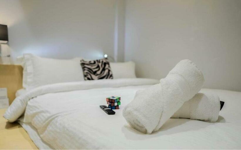 تختخواب و صبحانه Radlett Residences Hotel   Tuguegarao