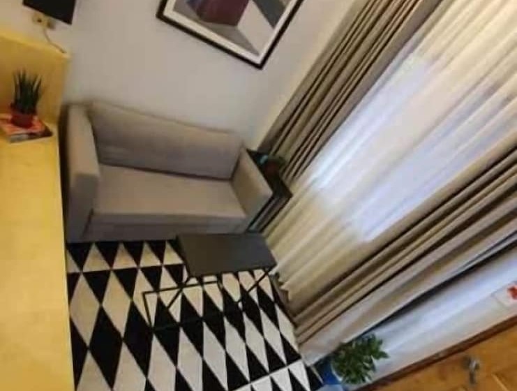 تختخواب و صبحانه Radlett Residences Hotel   Tuguegarao