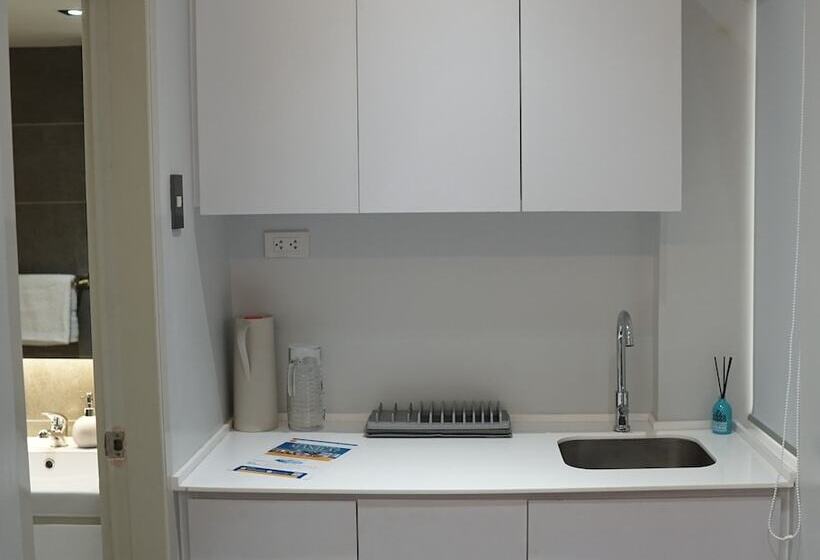 تختخواب و صبحانه Radlett Residences Hotel   Tuguegarao