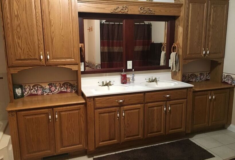 Grabers Green Gables B&b