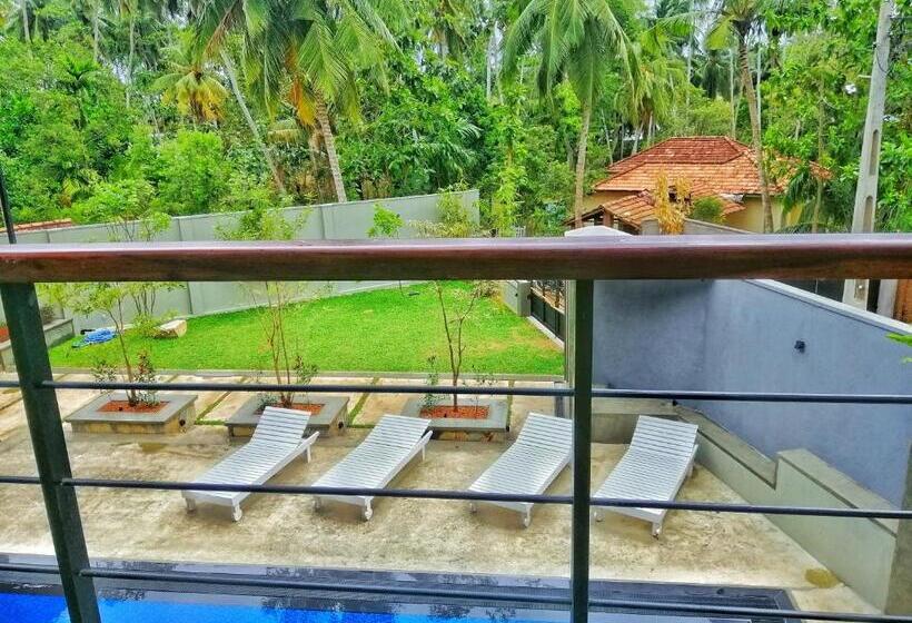 Hiriketiya Beach Hostels