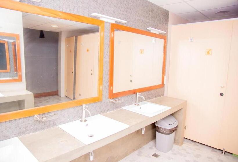 Hiriketiya Beach Hostels