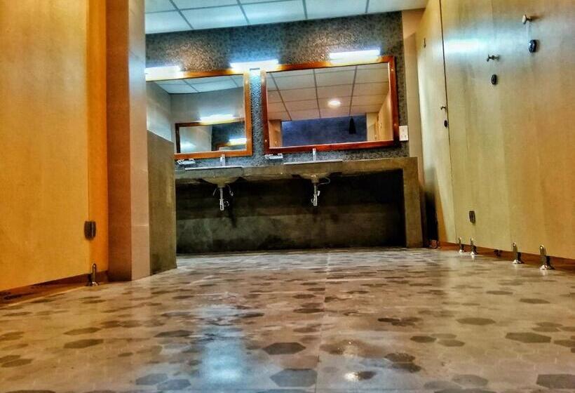 Hiriketiya Beach Hostels