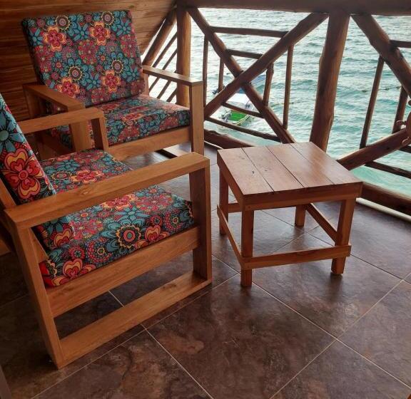 ホテル Calamari Baru