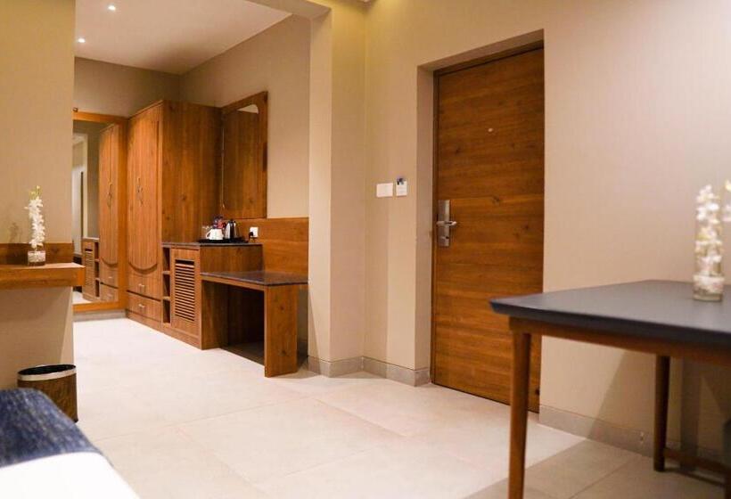 בית מלון כפרי Cosmique Clarks Inn Suites Goa