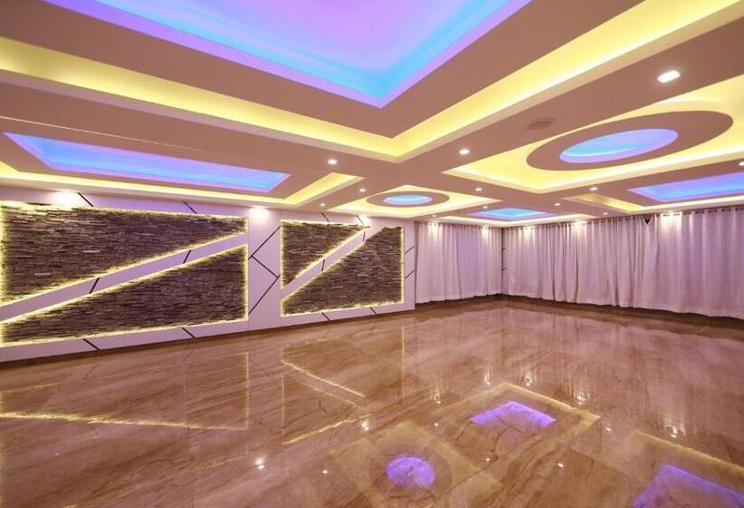 בית מלון כפרי Cs Empire