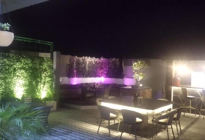 בית מלון כפרי Dew Plaza