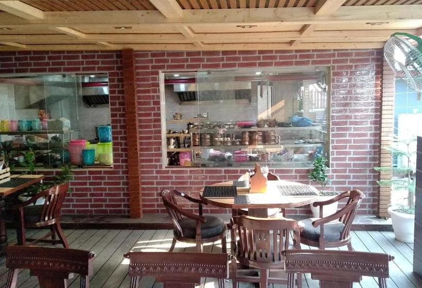 בית מלון כפרי Dew Plaza