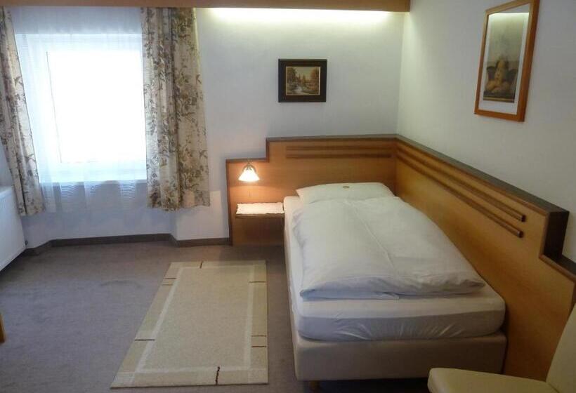 ホテル Gasthof Eisentor