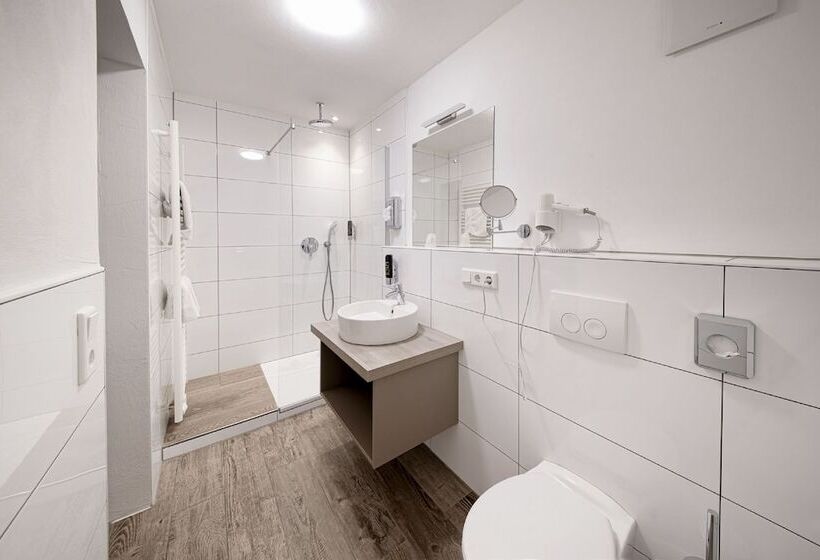 호텔 Gasthof Pension Zum Goldenen Hirschen