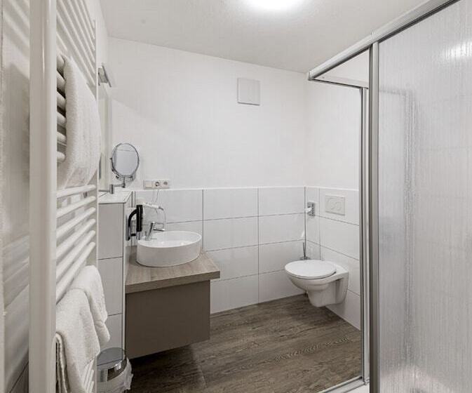 호텔 Gasthof Pension Zum Goldenen Hirschen