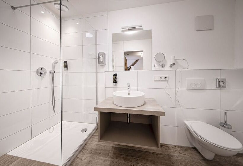 호텔 Gasthof Pension Zum Goldenen Hirschen