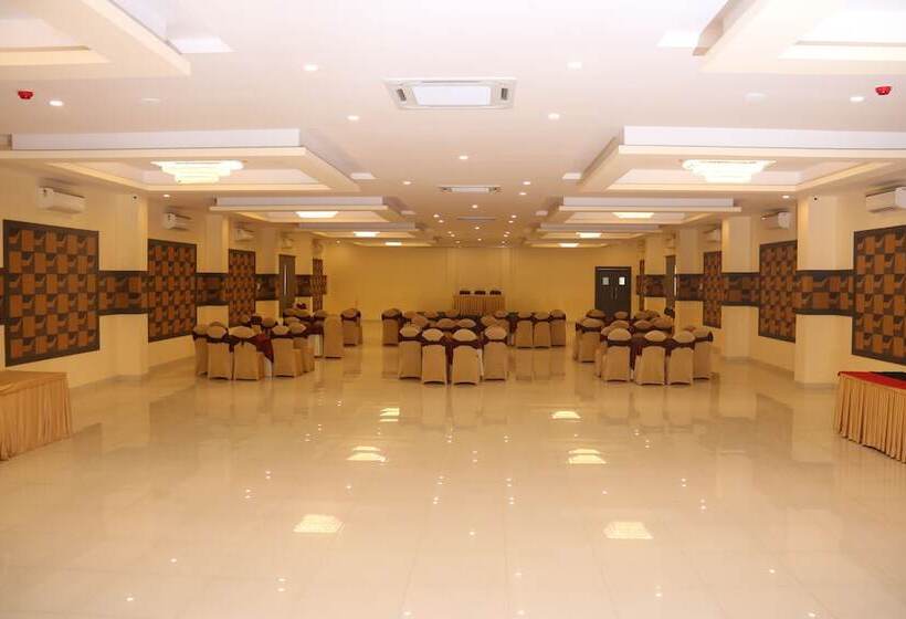 ホテル Genx Mirzapur