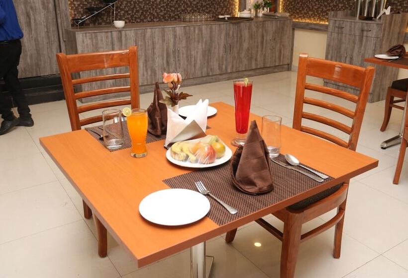 Отель Genx Mirzapur