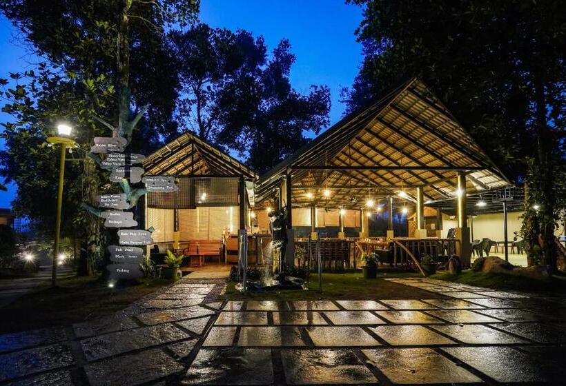 Hotel Kuruva Island Resort And Spa   By Kabini Breeze, Wayanad