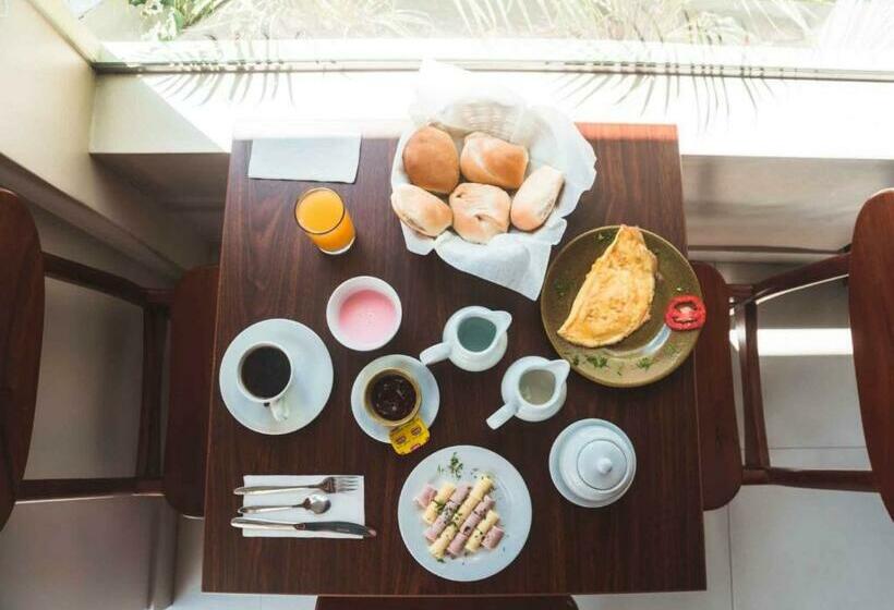 هتل Monte Cafeto Inn