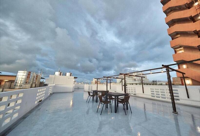 בית מלון כפרי Okinawa City