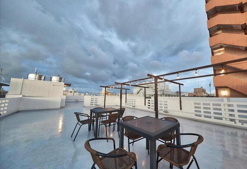 בית מלון כפרי Okinawa City