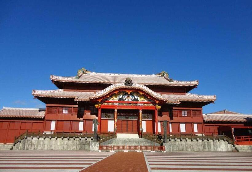 בית מלון כפרי Okinawa City