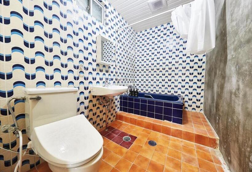 בית מלון כפרי Okinawa City