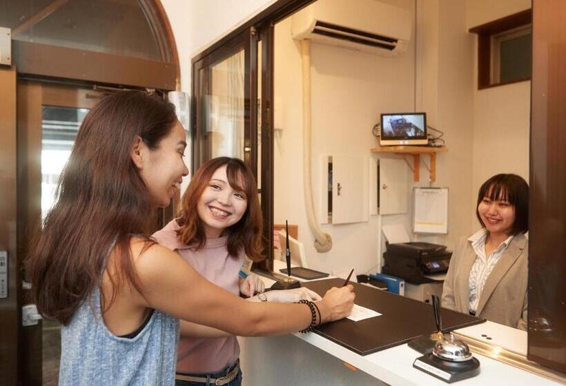 בית מלון כפרי Okinawa City