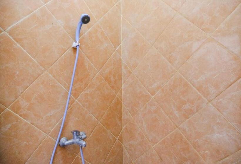 בית מלון כפרי Oyo 1984  Istana Family