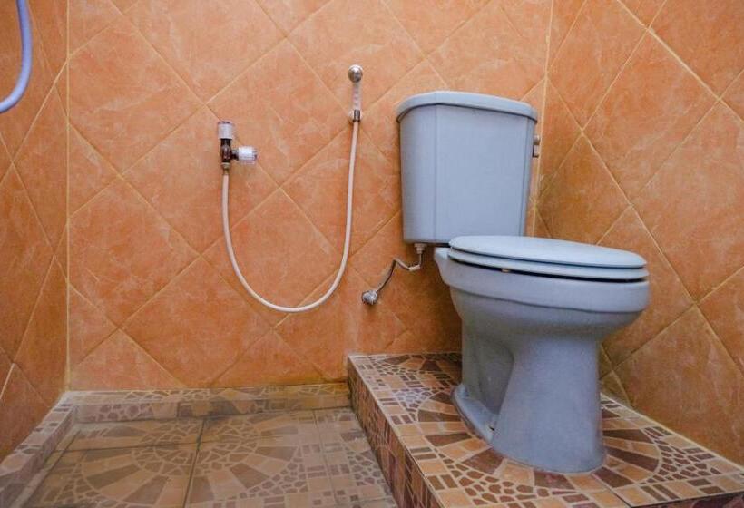 בית מלון כפרי Oyo 1984  Istana Family