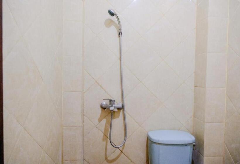 בית מלון כפרי Oyo 1984  Istana Family