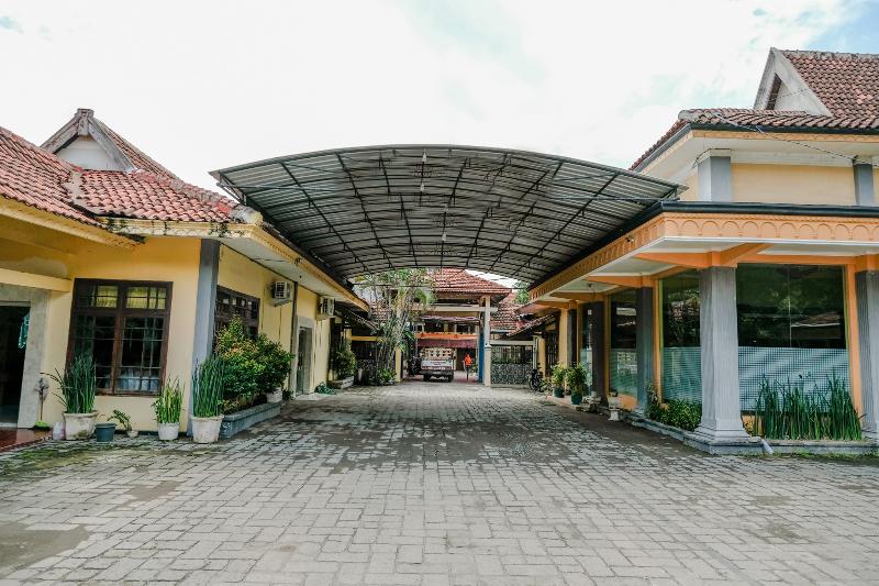 בית מלון כפרי Oyo 1984  Istana Family