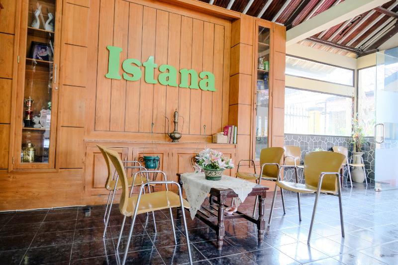 בית מלון כפרי Oyo 1984  Istana Family