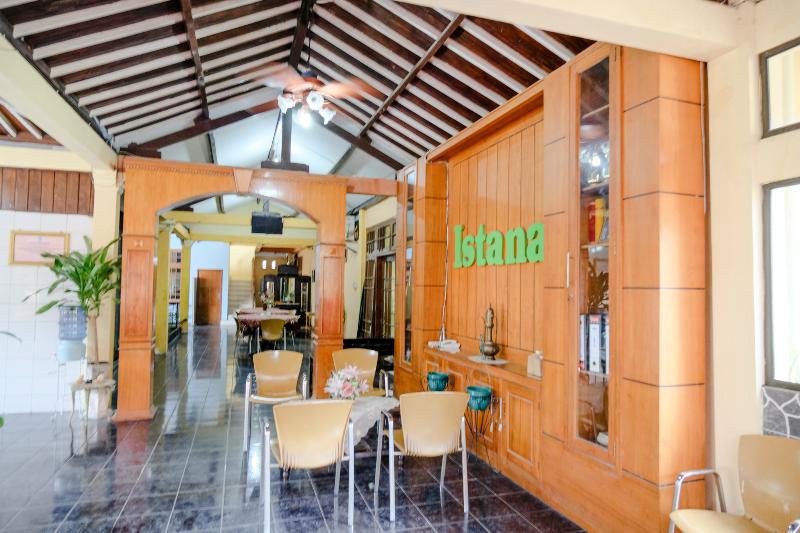 בית מלון כפרי Oyo 1984  Istana Family