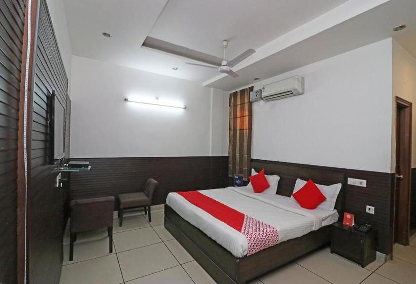 호텔 Oyo 22677  Mehfil