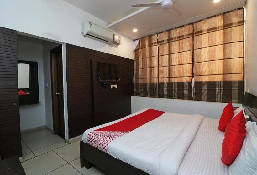 호텔 Oyo 22677  Mehfil