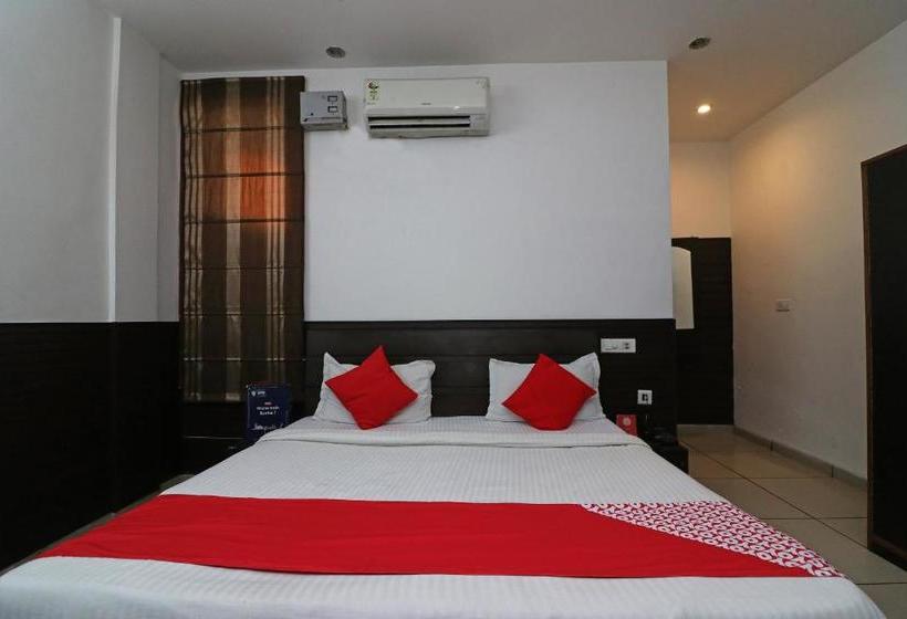 호텔 Oyo 22677  Mehfil