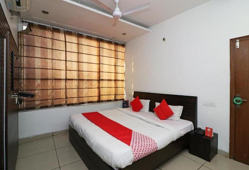 호텔 Oyo 22677  Mehfil