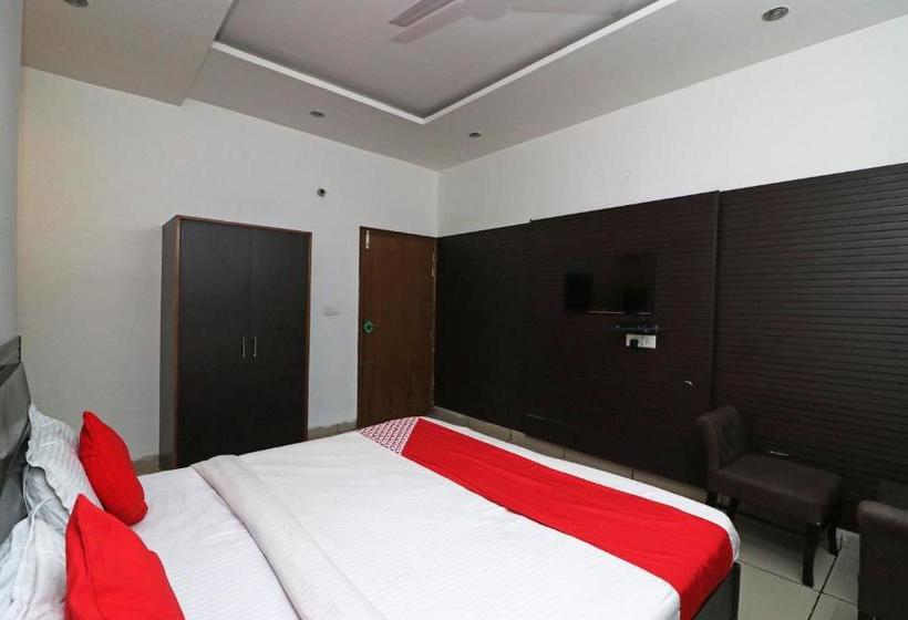 호텔 Oyo 22677  Mehfil