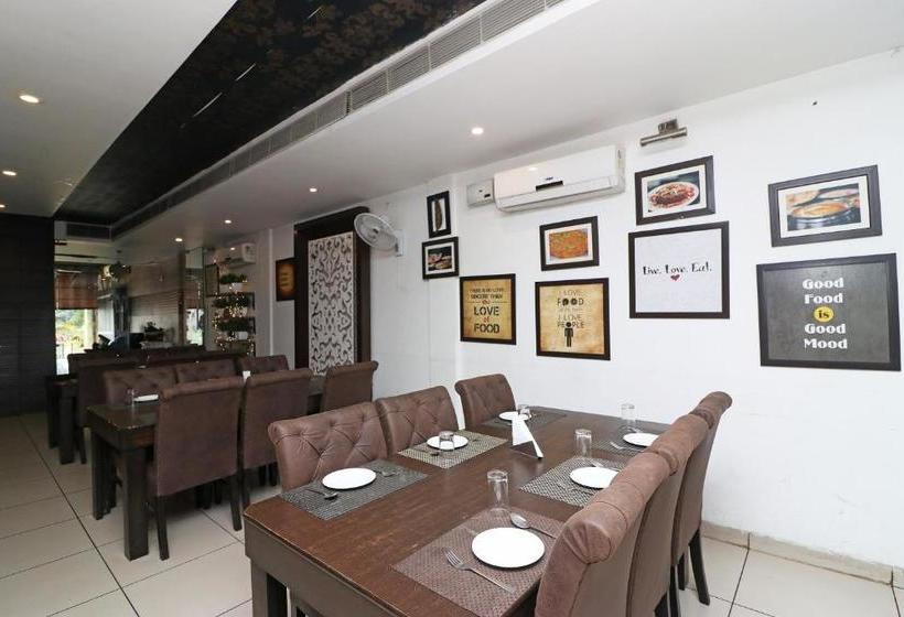 호텔 Oyo 22677  Mehfil