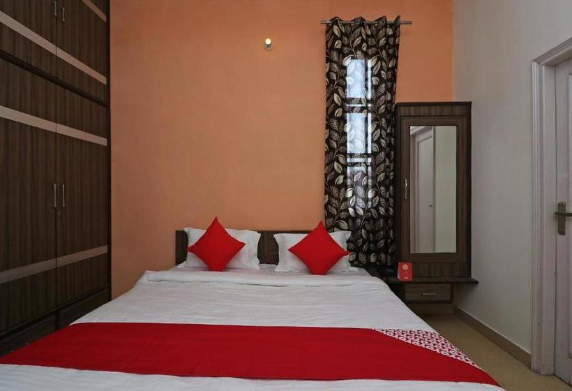 호텔 Oyo 23246 Mann Bed And Breakfast