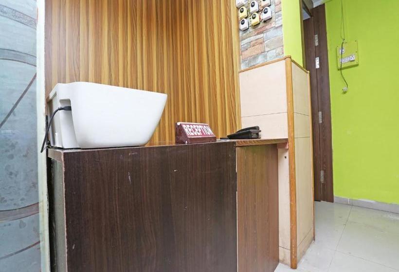 فندق Oyo 39756 Shanghai Lodge