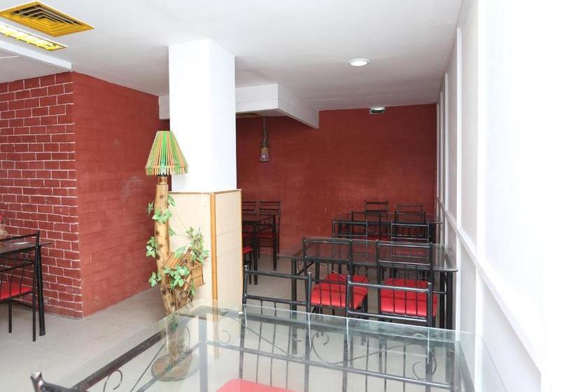 فندق Oyo 39756 Shanghai Lodge