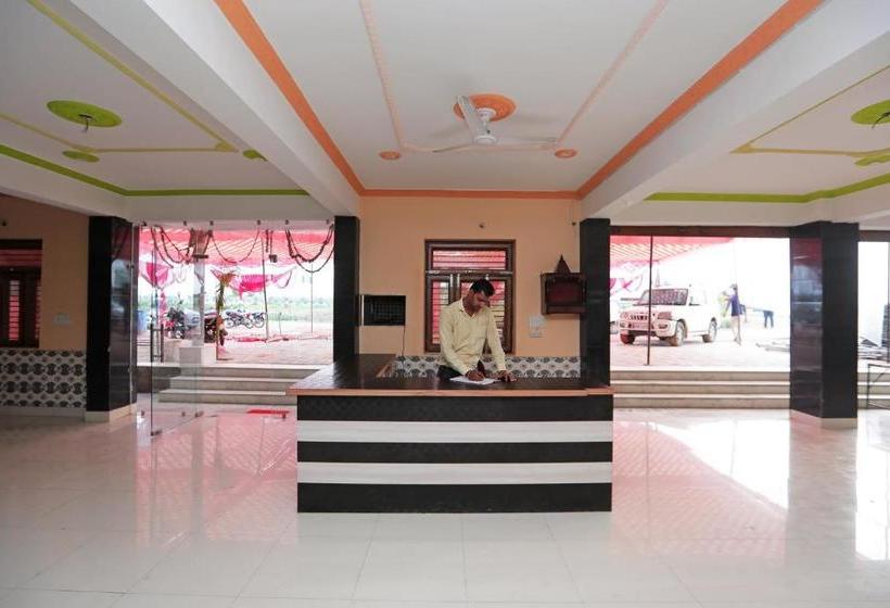 Отель Oyo 44134  Radhika Resort