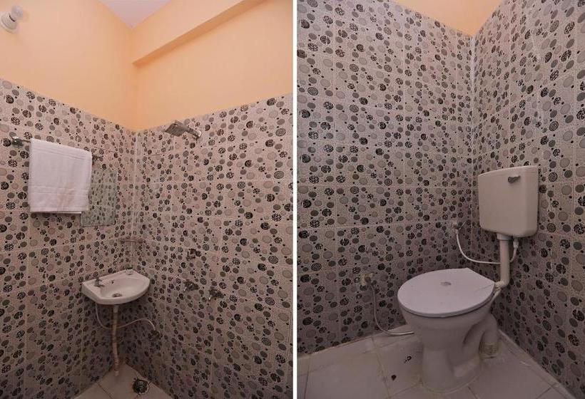 Отель Oyo 44134  Radhika Resort