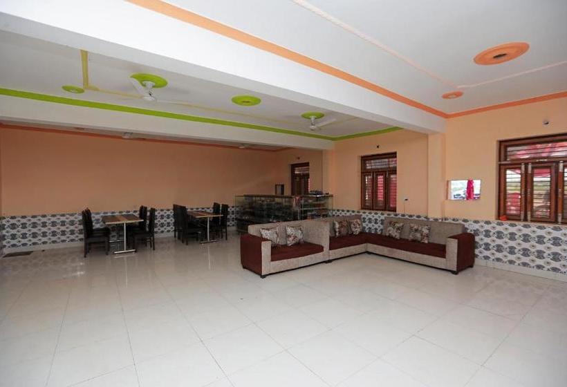 Отель Oyo 44134  Radhika Resort