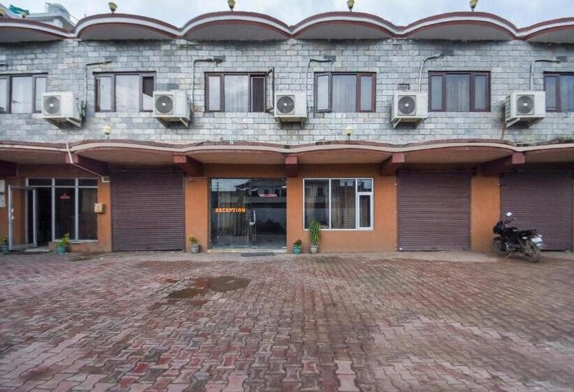 فندق Oyo 47040 Vibes