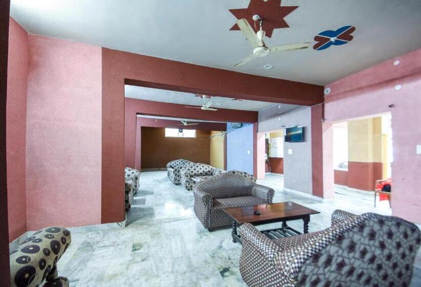 فندق Oyo 47040 Vibes