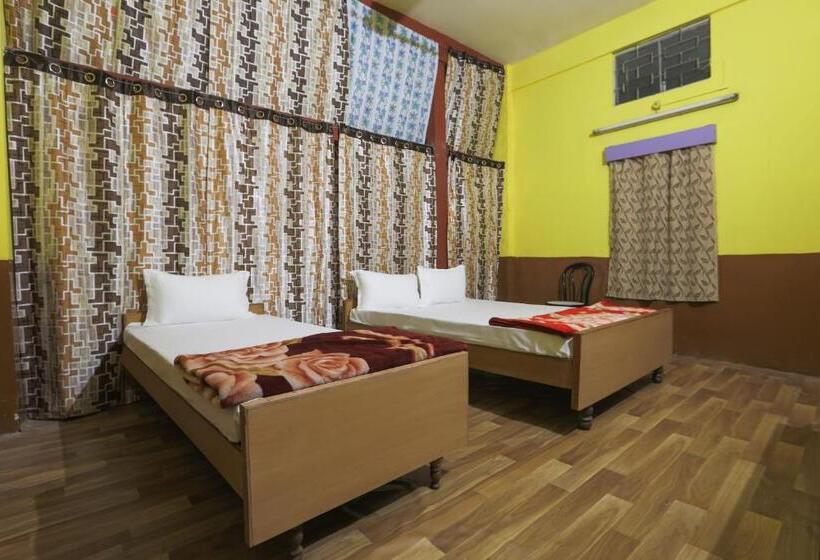 ホテル Spot On 43459 Oasis Lodge