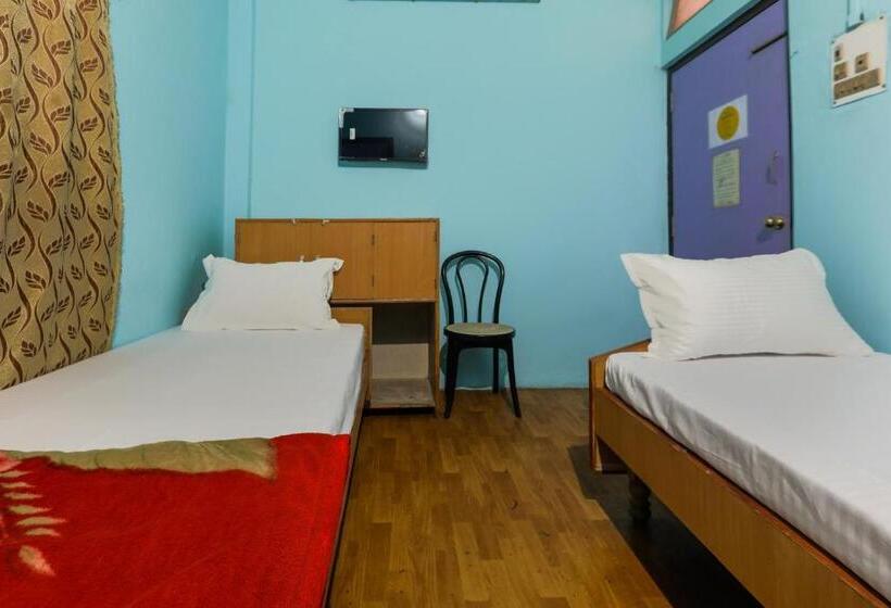 ホテル Spot On 43459 Oasis Lodge