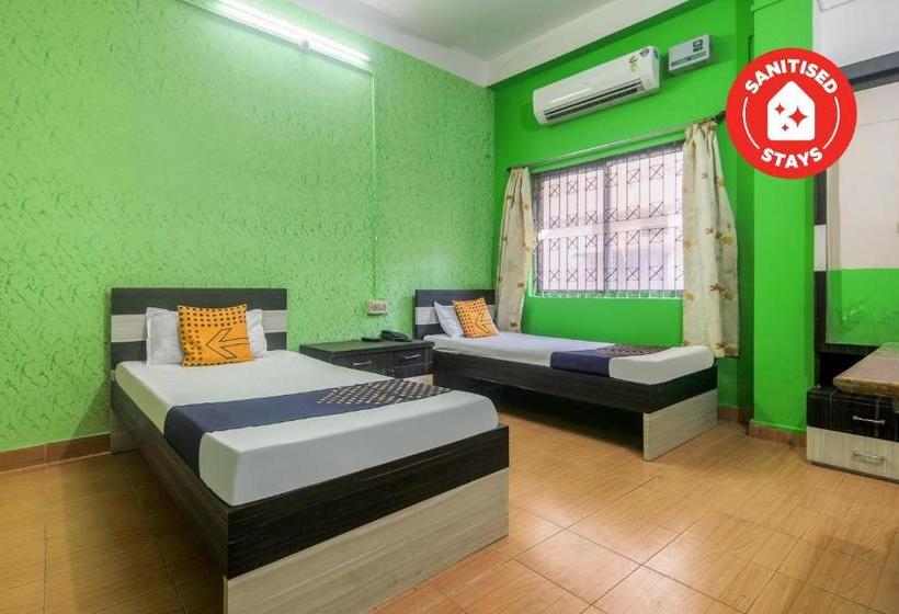 ホテル Spot On 62356 Golden Orchid