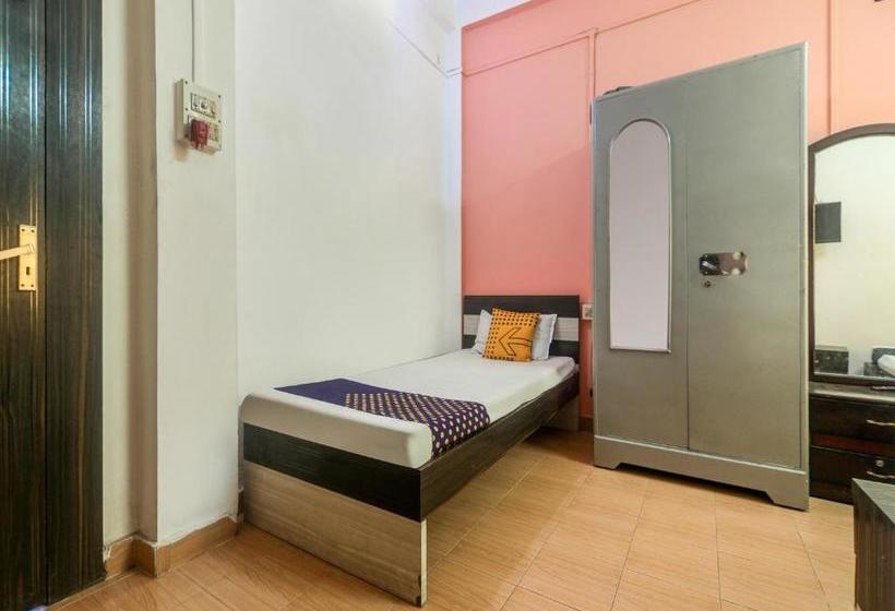 ホテル Spot On 62356 Golden Orchid